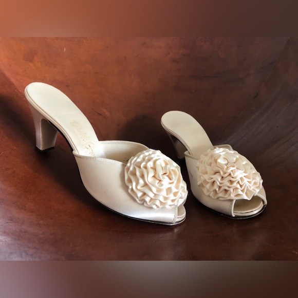 Vintage satin mules with Floral Accent - Picture 2 of 2